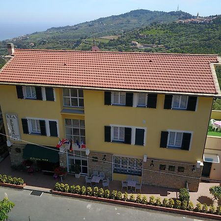 Residence Elvira Diano Marina Ngoại thất bức ảnh