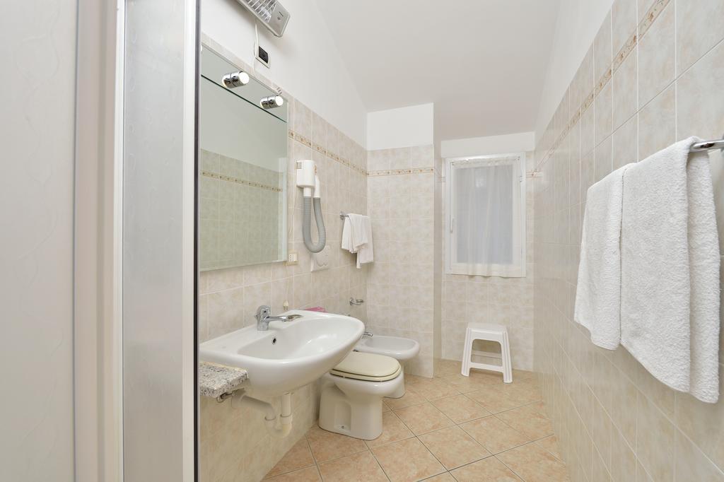 Residence Elvira Diano Marina Ngoại thất bức ảnh