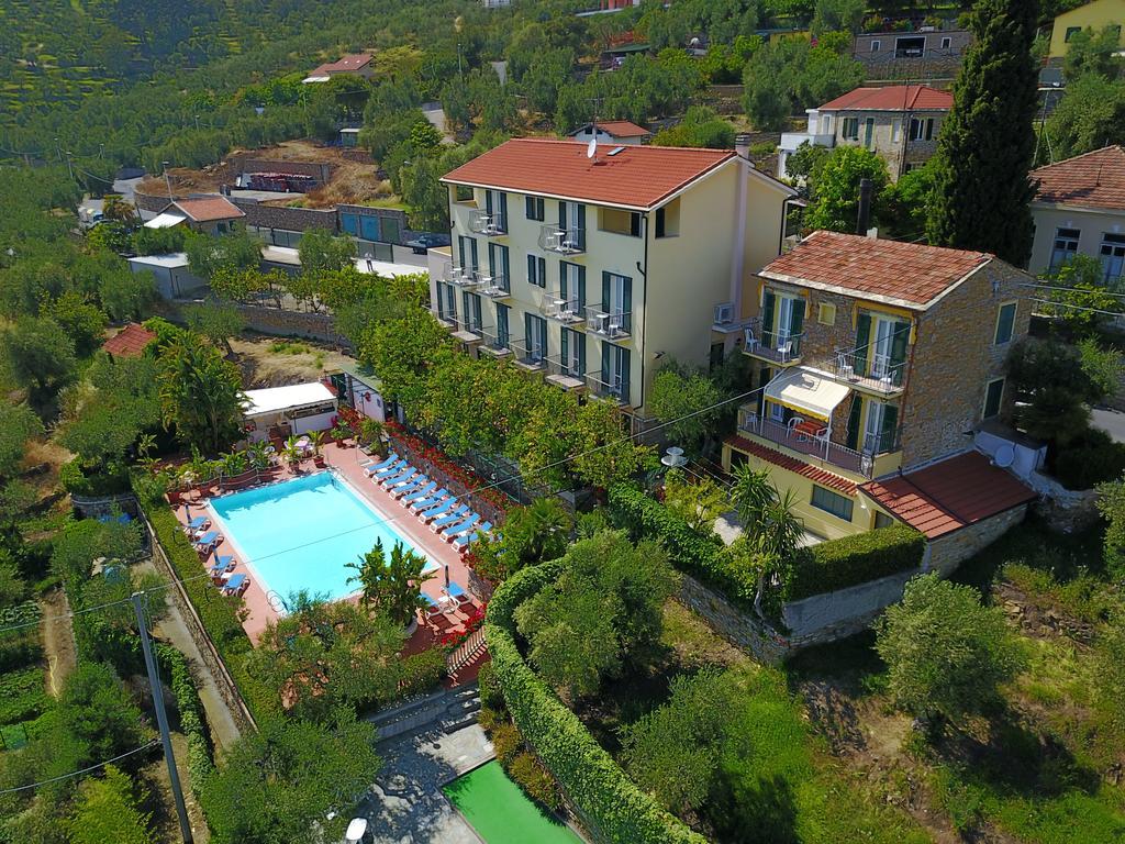 Residence Elvira Diano Marina Ngoại thất bức ảnh